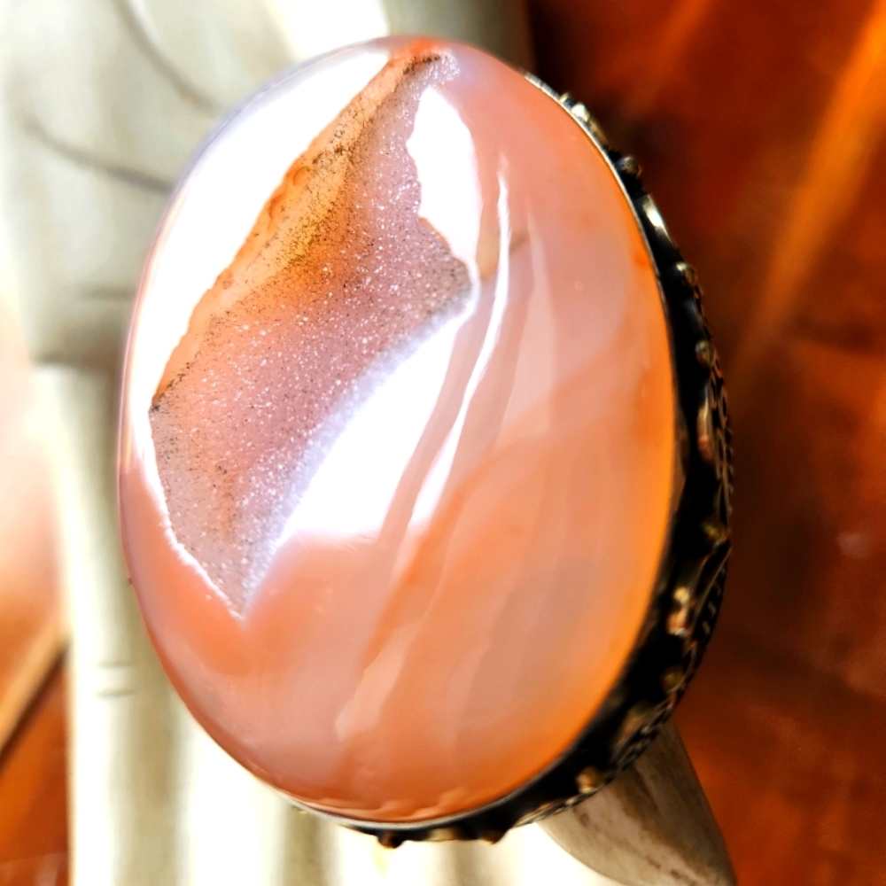 ✨️Pretty in Pink!✨️ Drusy Agate Adjustable Ring with Detail. One available ✨️
